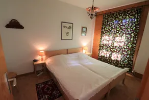 Outside: 2-room flat with south-facing balcony with view of the Matterhorn. Foldable terrace furnitu - Image 3