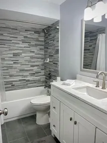 Newly Furnished & Remodeled Gulf Coast condo close to shopping beaches & airport - Image 4