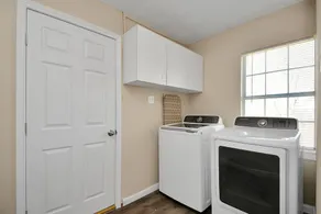 Spacious Home w/ King Bed - mid of Kemah and Galveston - Image 2