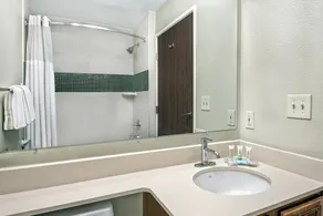 1 Bedroom | Shared Pool & Hot Tub. Free Breakfast - Image 4