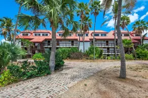 Beach Front Villa with Down Island View - Priceless! - Image 5