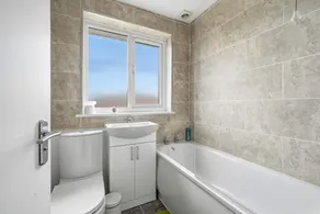 Cosy 2 bed house in Aylesbury - Image 2