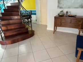 Lovely & Inviting Gated Townhome 5 minutes from airport,  4 bedrooms 4 bathrooms - Image 5