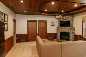 Adventure Awaits Suite: Luxury, Lodge Suite in Amish Country, Ohio. - Image 5