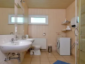 Garden-view Apartment in Heringhausen Lake City Centre - Image 4
