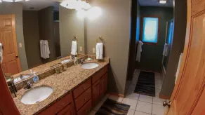 Roomy Beautiful Golf/Ski Condo - Image 4