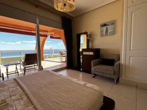 Large terrace, views of the beach, sunny, free Wifi, spacious and comfortable - Image 3