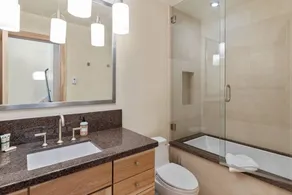 Emplacement parfait! Amazing Townhome w / Mountain Views - 1 bloc de Plaza Gondola, restaurants et boutiques! - Image 4