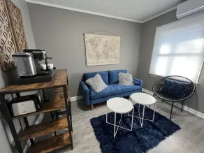 Cozy Court Street Apartment Steps from Everything! - Image 5