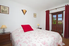 Finca mit eigenem Pool und einer herrlichen Aussicht auf Berge und Meer - Image 5