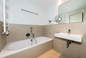 Tolles Ferienapartment in Strandnähe mit Süd-ost-terrasse & Saunabereich im Haus - Image 5