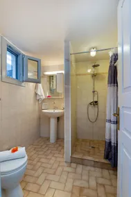 Loggos Haven: Chrisoula's upper-floor escape. Modern comforts, short walk to beaches. - Image 2