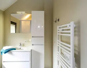 Elegant Villa for 8 Guests - Image 5