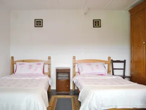 3 bedroom accommodation in Cynheidre, near Llanelli - Image 3