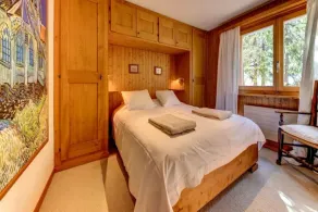 Meters from the lift station with a private terrace and balcony in Verbier - Image 4