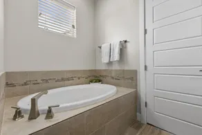 Sunsplash Retreat at Ocotillo Springs, Sleeps 16 New Beautiful Home, near Resort Amenities - Image 5