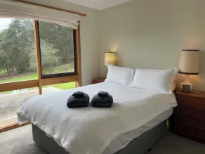Wattle Hill Holiday House - perfect for hikers, bikers, rest and relaxation - Image 4