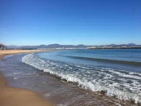 Facing the sea and lake. Ideal for holidays. - Image 3