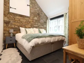 THE DAIRY, family friendly, character holiday cottage in Helston - Image 5