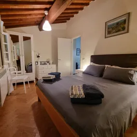Beautiful Restored Two Bedroom Holiday Apartment with Infinity pool - Image 3