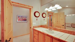 19 Deer Lane-Sunriver, Oregon: Hot Tub, BBQ, WiFi, SHARC Aquatics, Tubing Hill, Mt. Bachelor, Golf, Deschutes River, Tennis, Cykelstier - Image 4