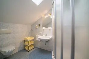 Apartment \"Bozen\" with Mountain View, Wi-Fi, Balcony & Garden - Image 5
