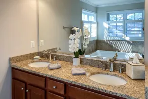Gorgeous 3000+ SF, 5BR, 5BA -10 min to DC - Families, Arlington Cemetery - Image 4