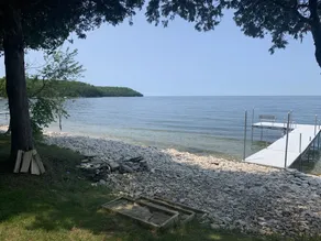 Waterfront vacation home on Garrett Bay with private dock (summer season) - Image 5