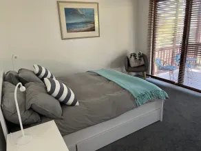 Cosy beachside cottage a short walk to the beautiful Coronet Bay beach - Image 5