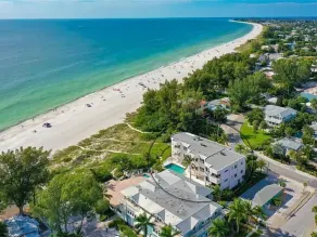 Beachfront Condo with Stunning Gulf Views! - Image 4