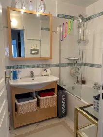 Appartement de Charme au Cœur des Golfs, Piscine Privée, Proximité de la mer - Image 2
