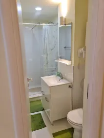 Apartment White Busteni - Image 4