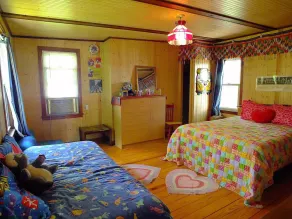 Lake Front Home close to Nashville IN, Bloomington IN and Indiana University - Image 4