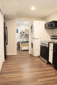 Beautiful, Spacious Basement Suite, Sleeps 7 - Image 4