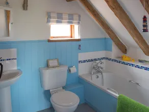 Henry's Barn - UKC3168 - Image 3