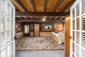 The Beach Room - Image 5