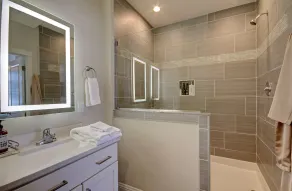 Brand new Waterview at Baypoint home -resort passes and golf cart included  - Image 3