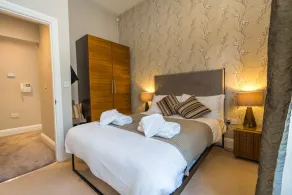 8 Astor House - premier one bed apartment with stunning uninterrupted sea views and balcony - Image 4