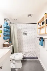 Friendly 2BR Retreat • BBQ & Free Parking - Image 5