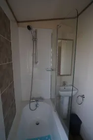 Stunning River View 2 Bedroom Caravan With Decking - Image 4