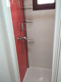 COMPLETELY RENOVATED HOUSE WITH FREE WIFI - Image 5