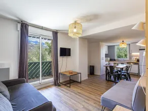 Spacious 2-Bedroom 6-Guest Apartment - Image 4