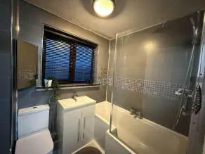 Stylish & Cosy Home in Bridgend with free parking - Image 3