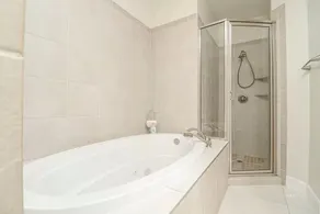 3 Master Suites, Great Views and Minutes to Lake Powell - Image 3