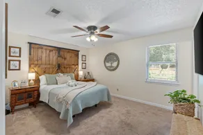 Sleeps 6 with Garden/Bar - Image 3