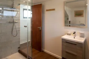 HOUSEBOAT ELEUTHERA - Image 5