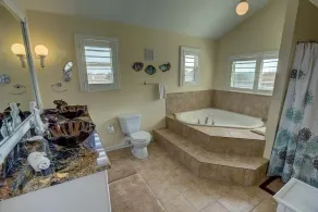 Bay Dreaming | 3010 ft fra stranden | Hund venlig, privat pool - Image 3