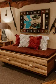 Lake Front Rustic Suite Rental - Image 4