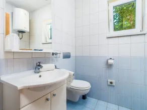 Cosy apartment for 4 guests with A/C, pool, WIFI, TV and balcony - Image 2