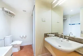 Darwin Harbourside Escape in Two Adjacent Rooms - Image 2
